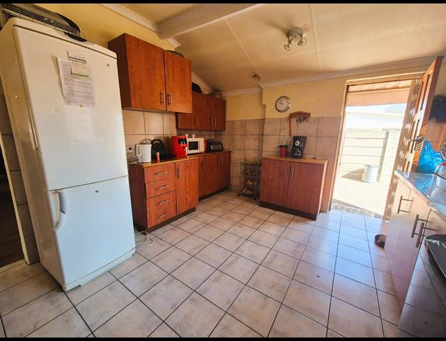 4 BEDROOM HOUSE FOR SALE IN SONLAND PARK